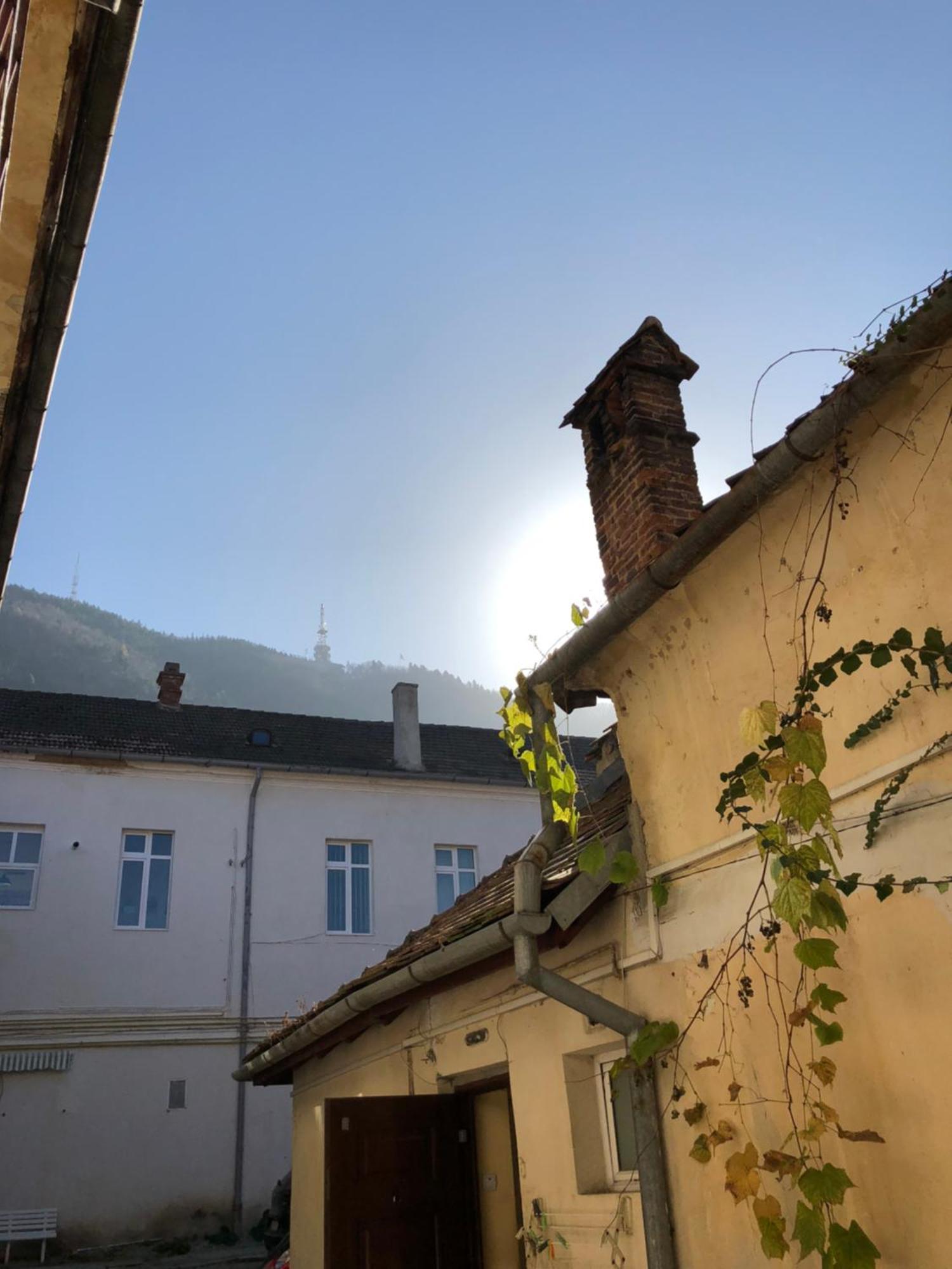 Апартаменты Charming Old Town Flat With Mountain View Брашов Экстерьер фото